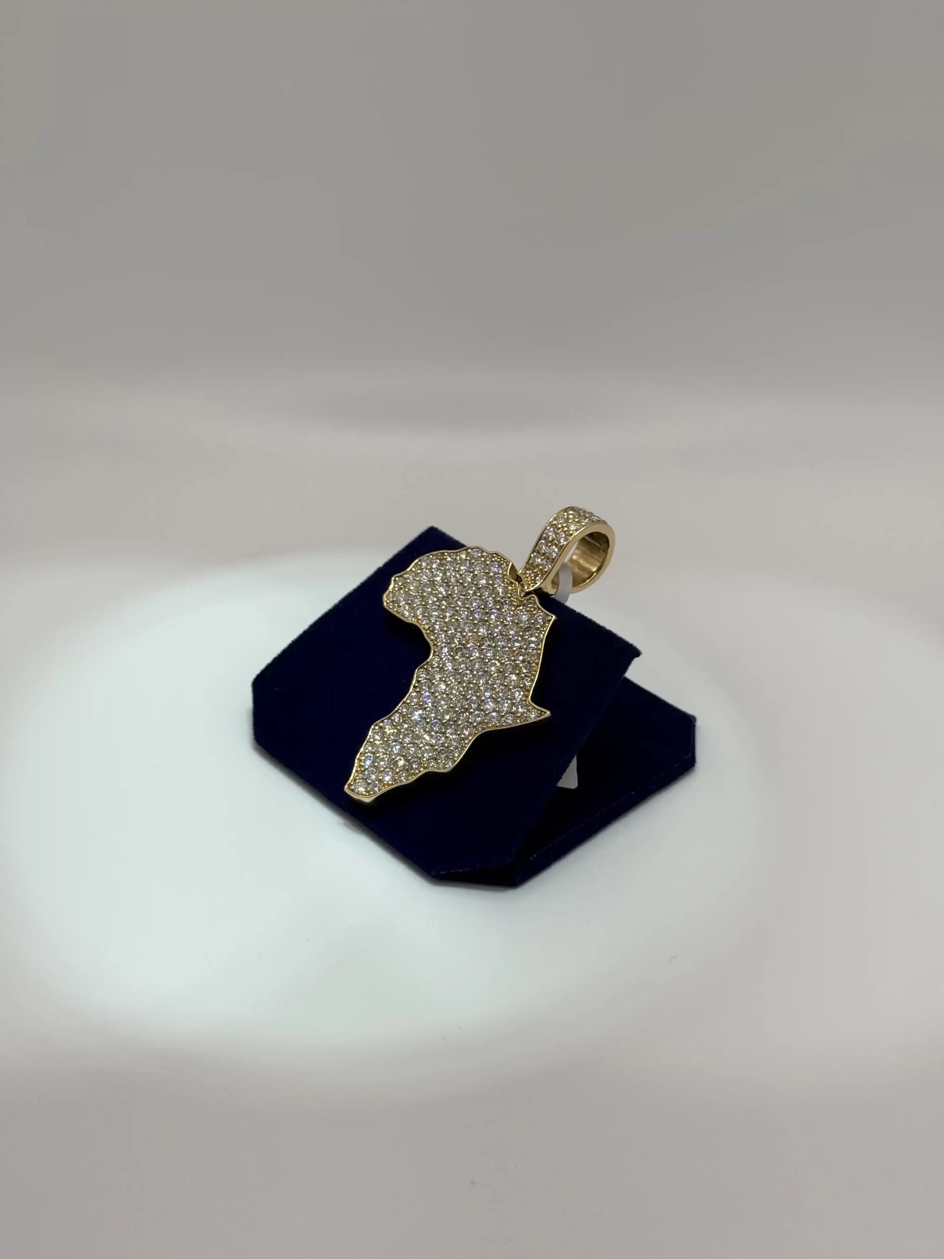 The Continental Solid Gold Africa Pendant (7.00 CTW) - Image 4