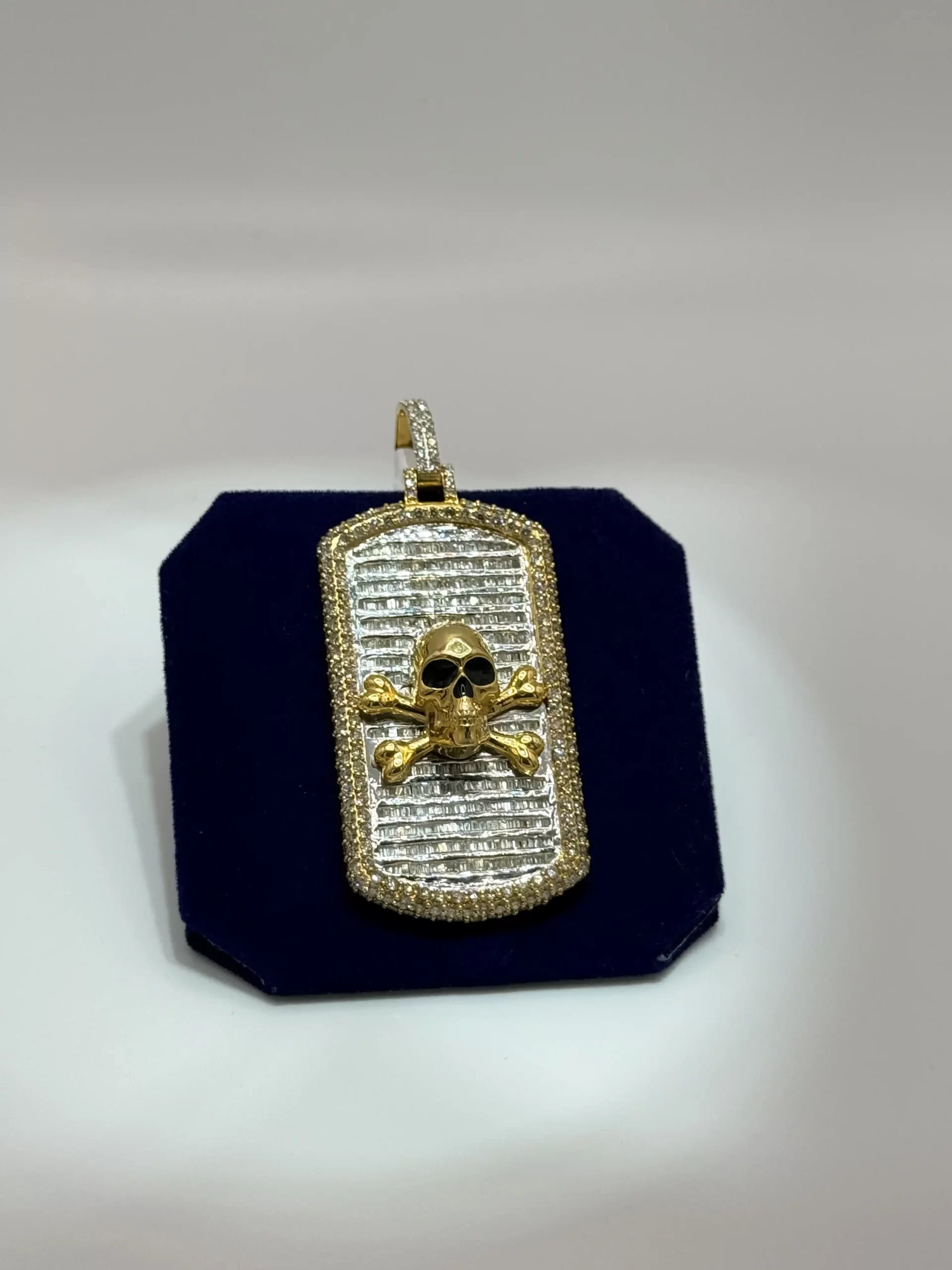 The Sovereign 3D Skull Medallion (6.95 CTW) - Image 3