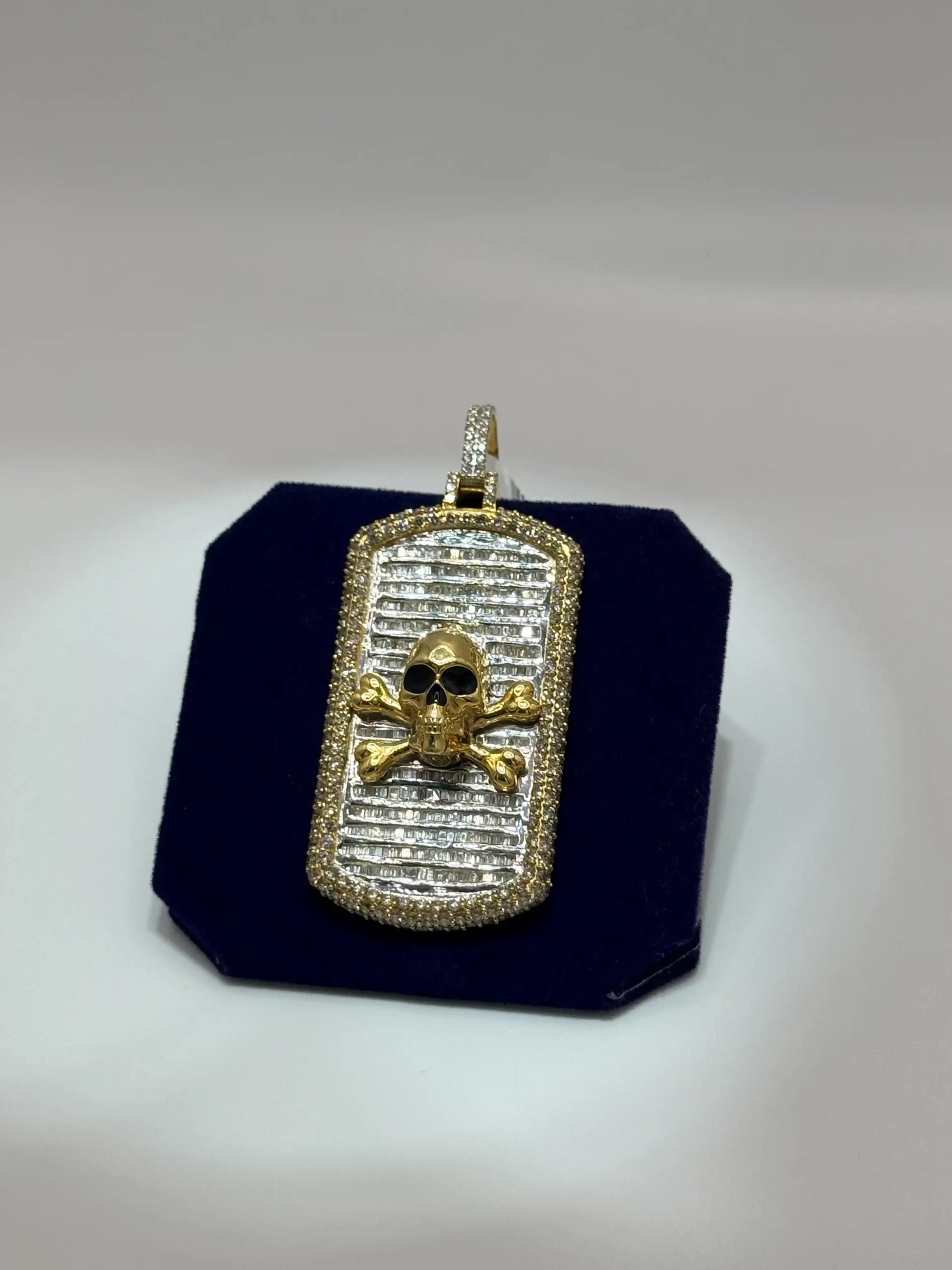 The Sovereign 3D Skull Medallion (6.95 CTW) - Image 2