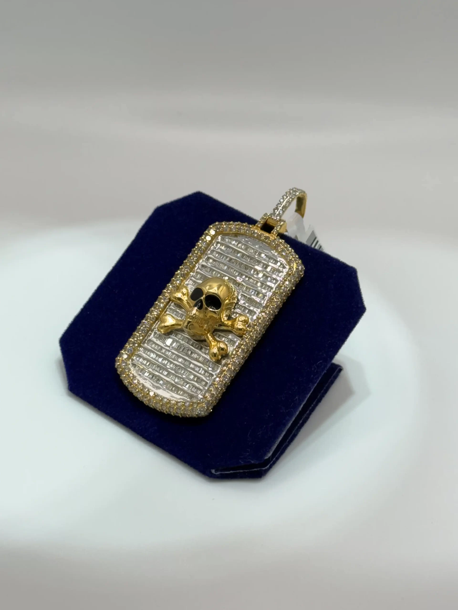The Sovereign 3D Skull Medallion (6.95 CTW) - Image 4