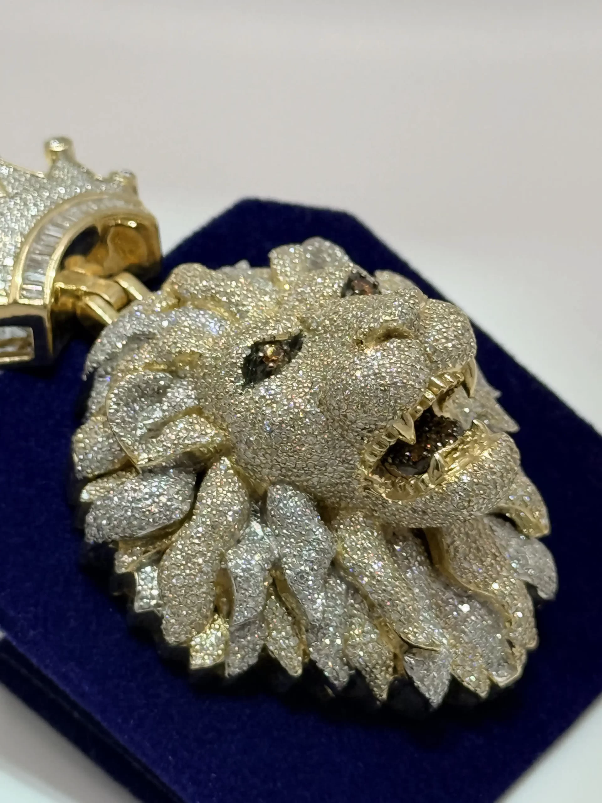 The Sovereign 3D Royal Lion Medallion (8.35 CTW) - Image 4