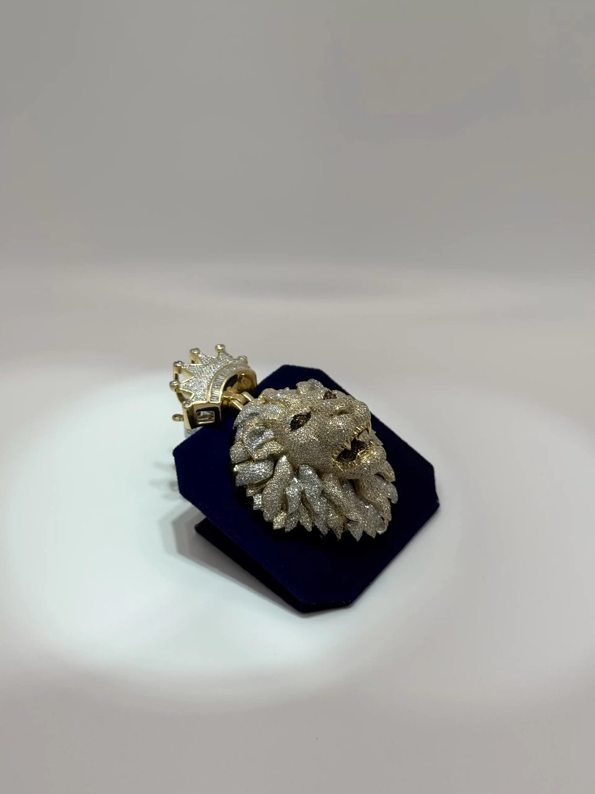 The Sovereign 3D Royal Lion Medallion (8.35 CTW) - Image 3