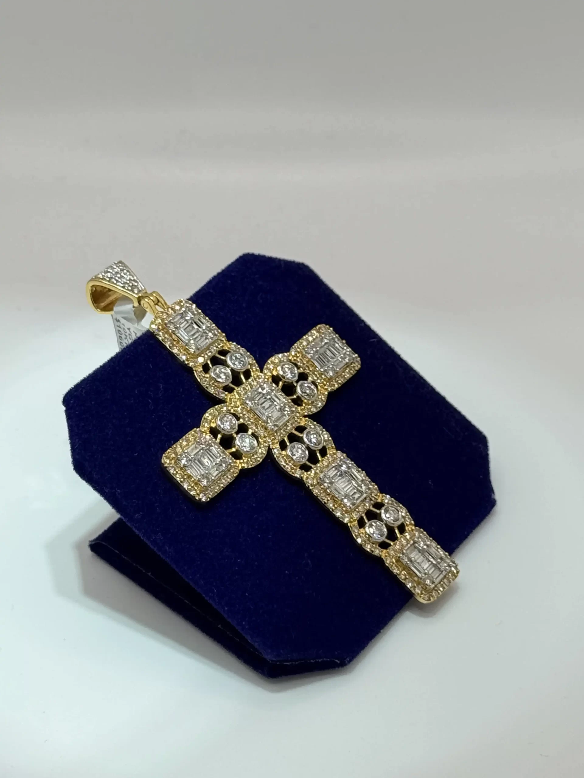 "The ""Unity Link"" Baguette & Solitaire Cross (4.15 CTW) " - Image 5