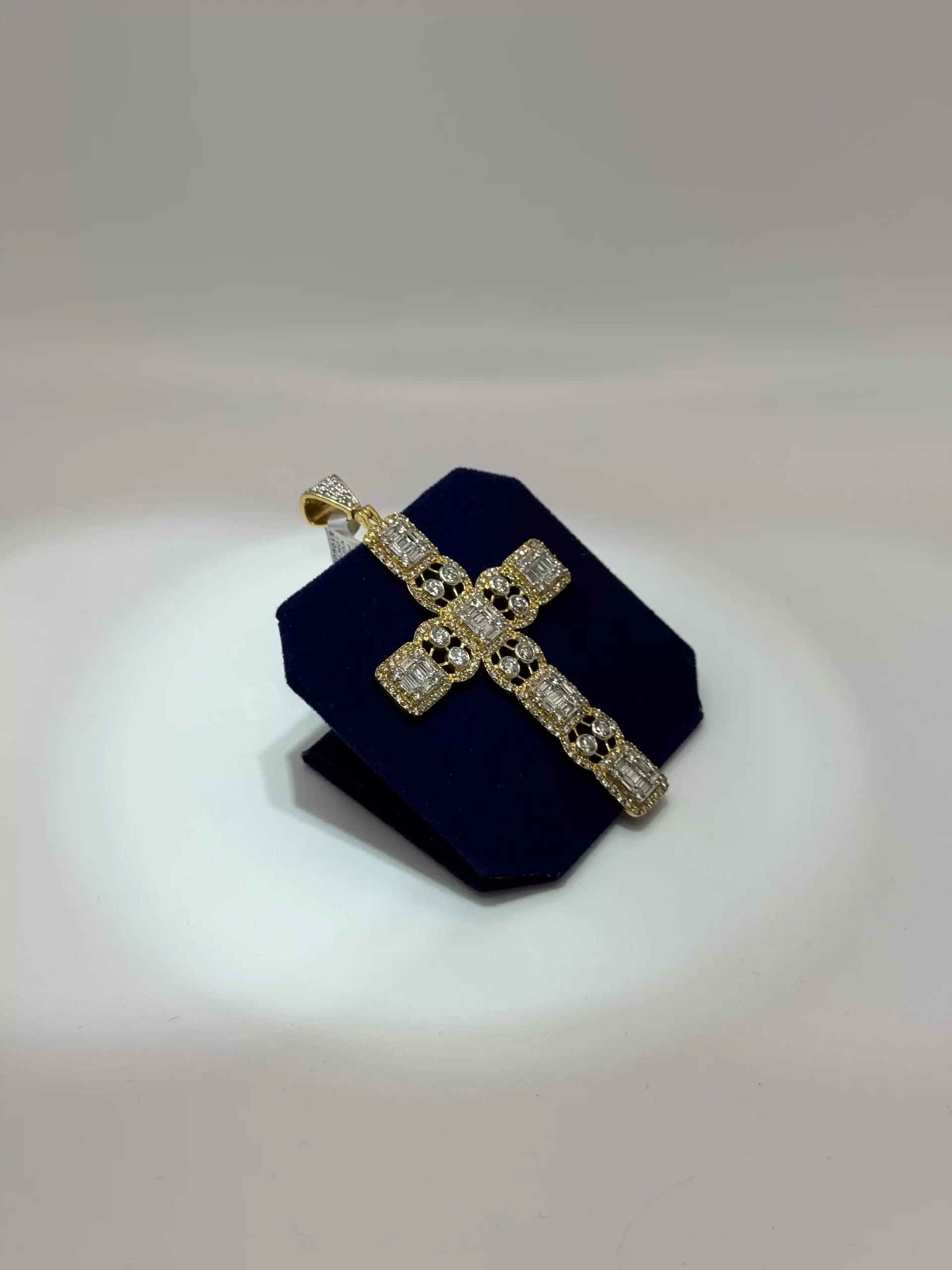 "The ""Unity Link"" Baguette & Solitaire Cross (4.15 CTW) " - Image 4