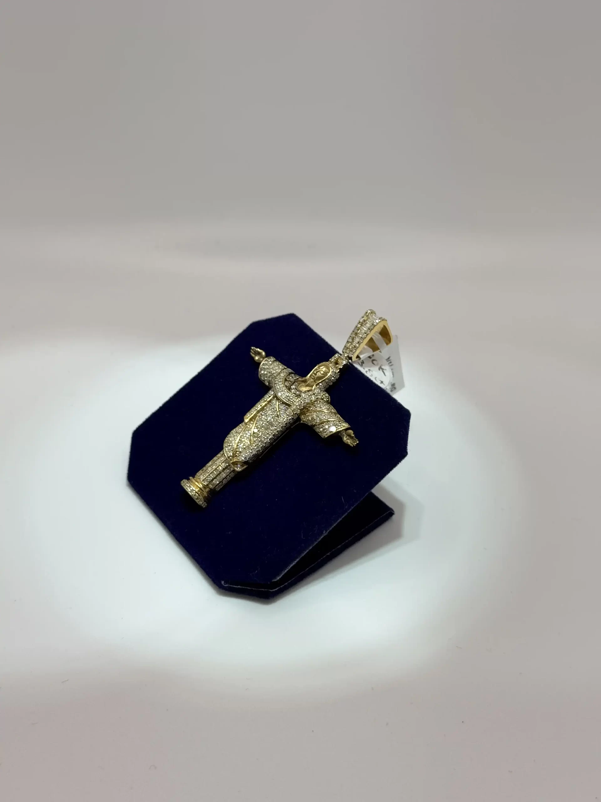 The "Rio de Janeiro" Redeemer Pendant (3.74 CTW) - Image 3