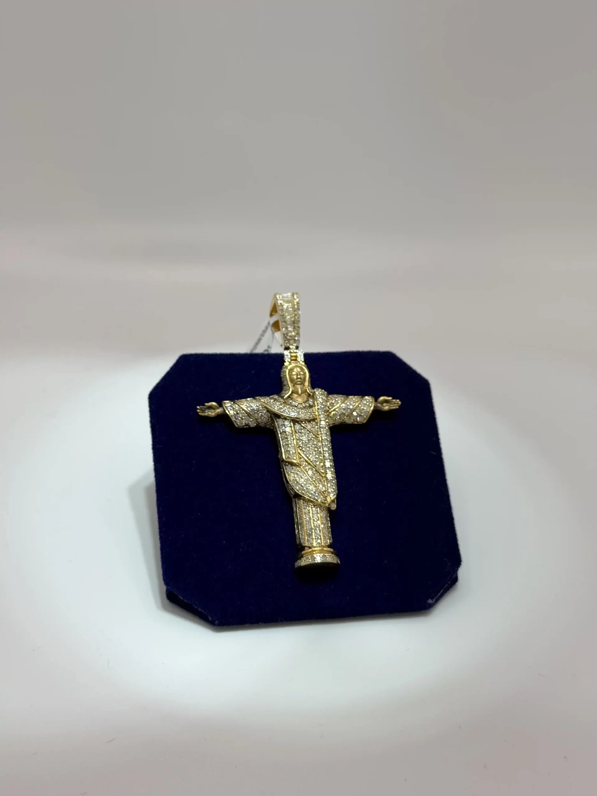 The "Rio de Janeiro" Redeemer Pendant (3.74 CTW) - Image 2