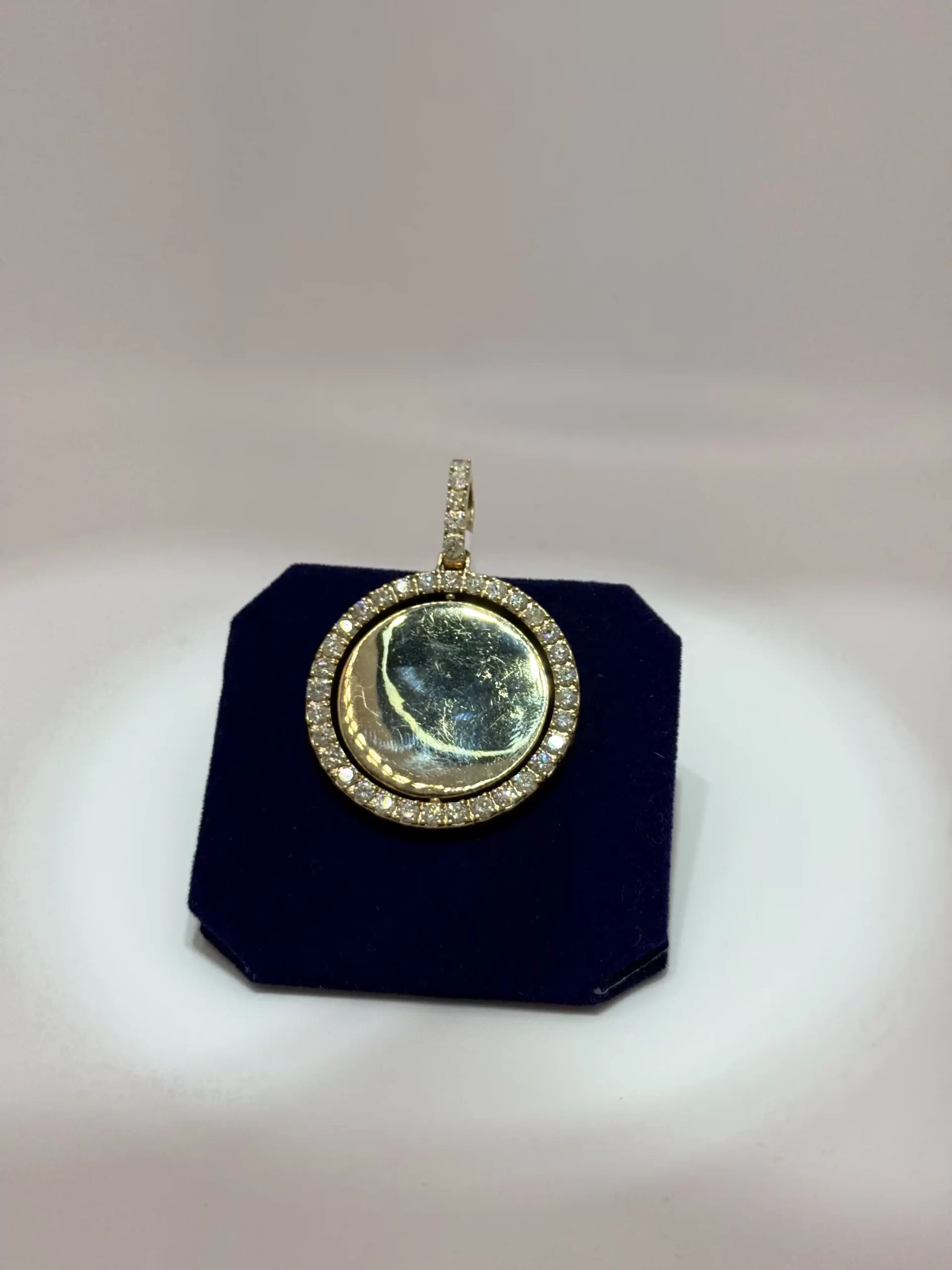 The "360 Memory" Spinnable Pendant (5.50 CTW) - Image 3