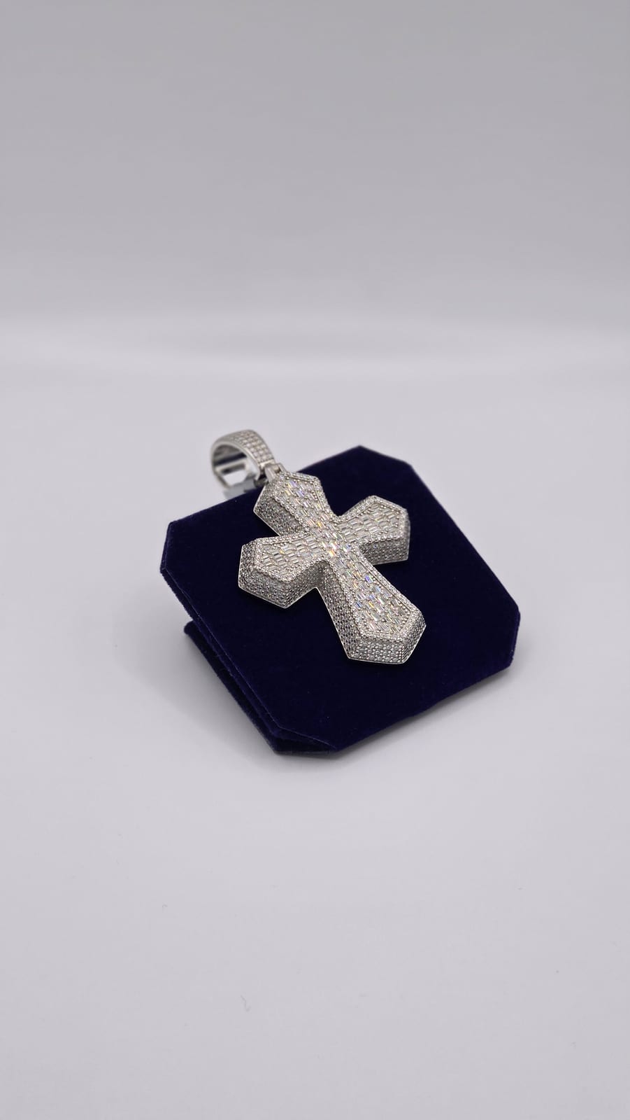 The Crusader Baguette Cross - Image 4