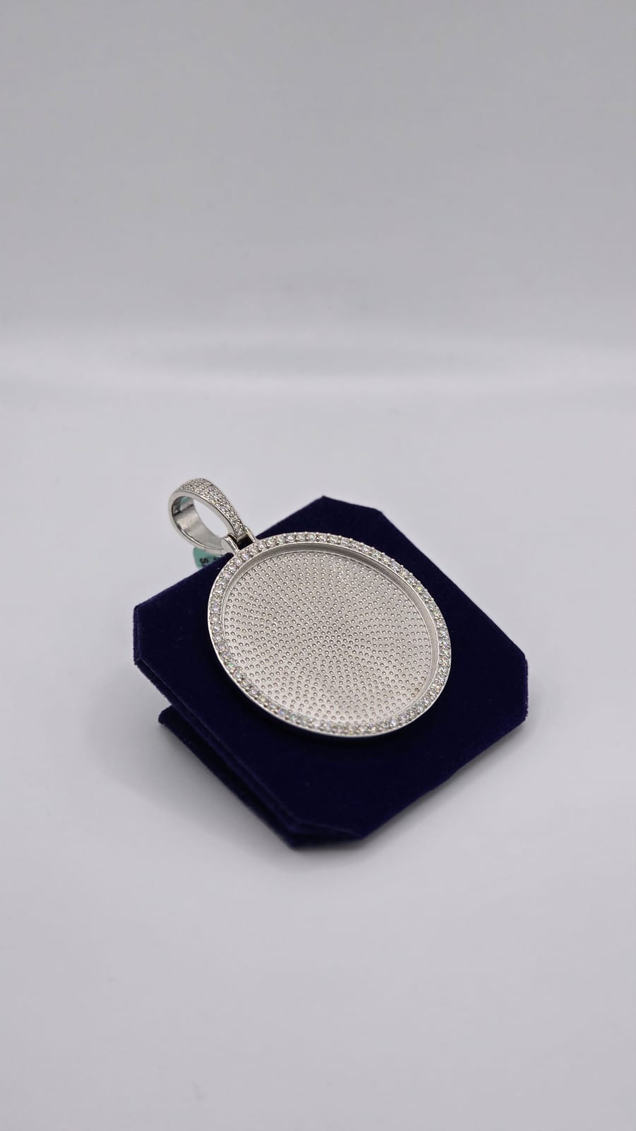 The Keepsake Photo Pendant - Image 2