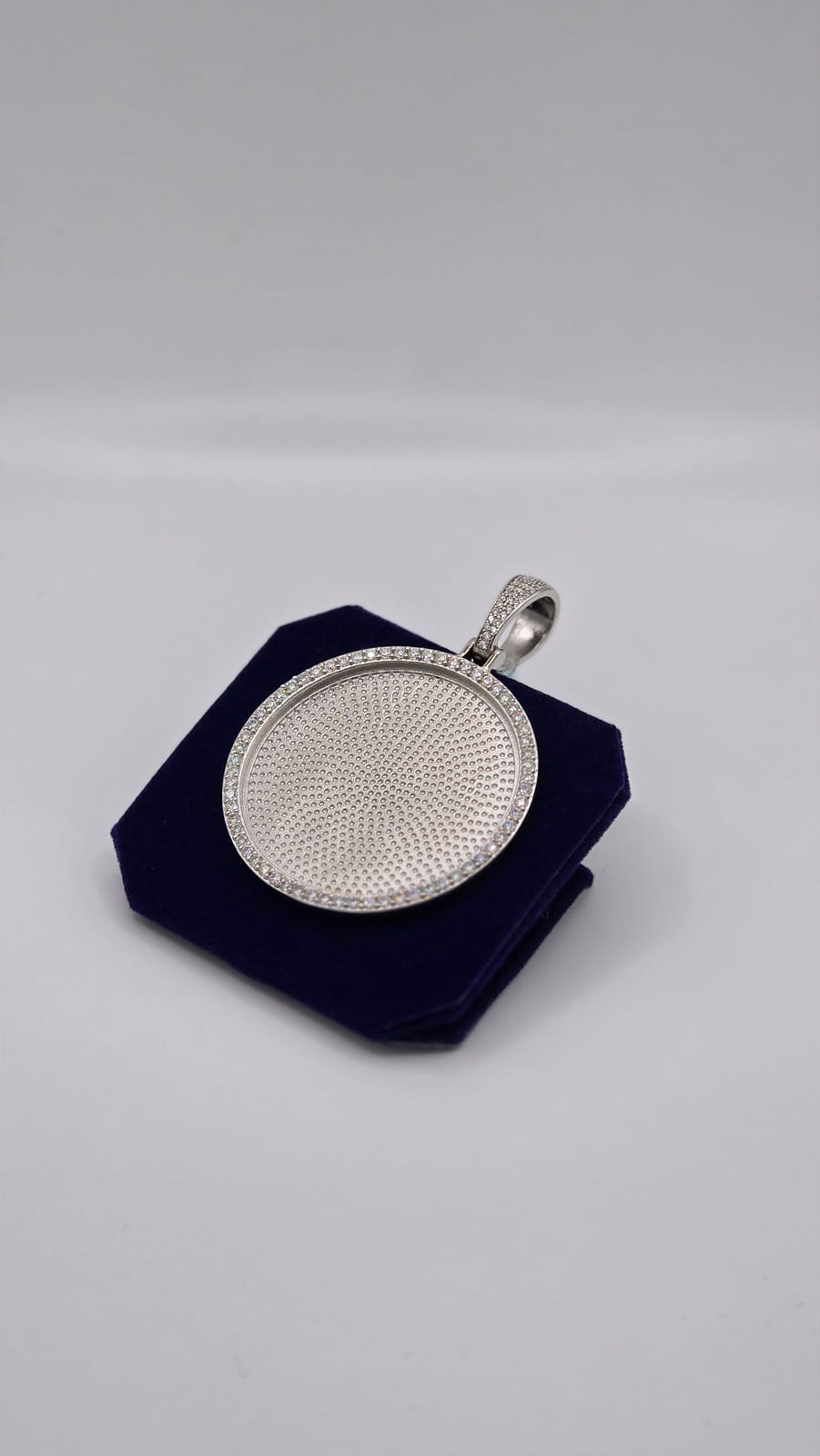 The Keepsake Photo Pendant - Image 3