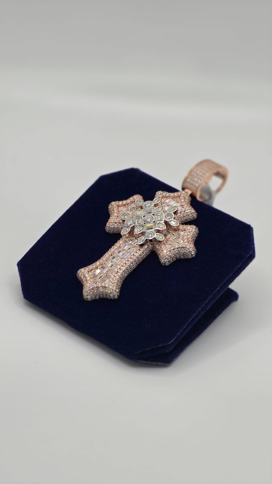 The Rose Quatrefoil Cross - Image 4