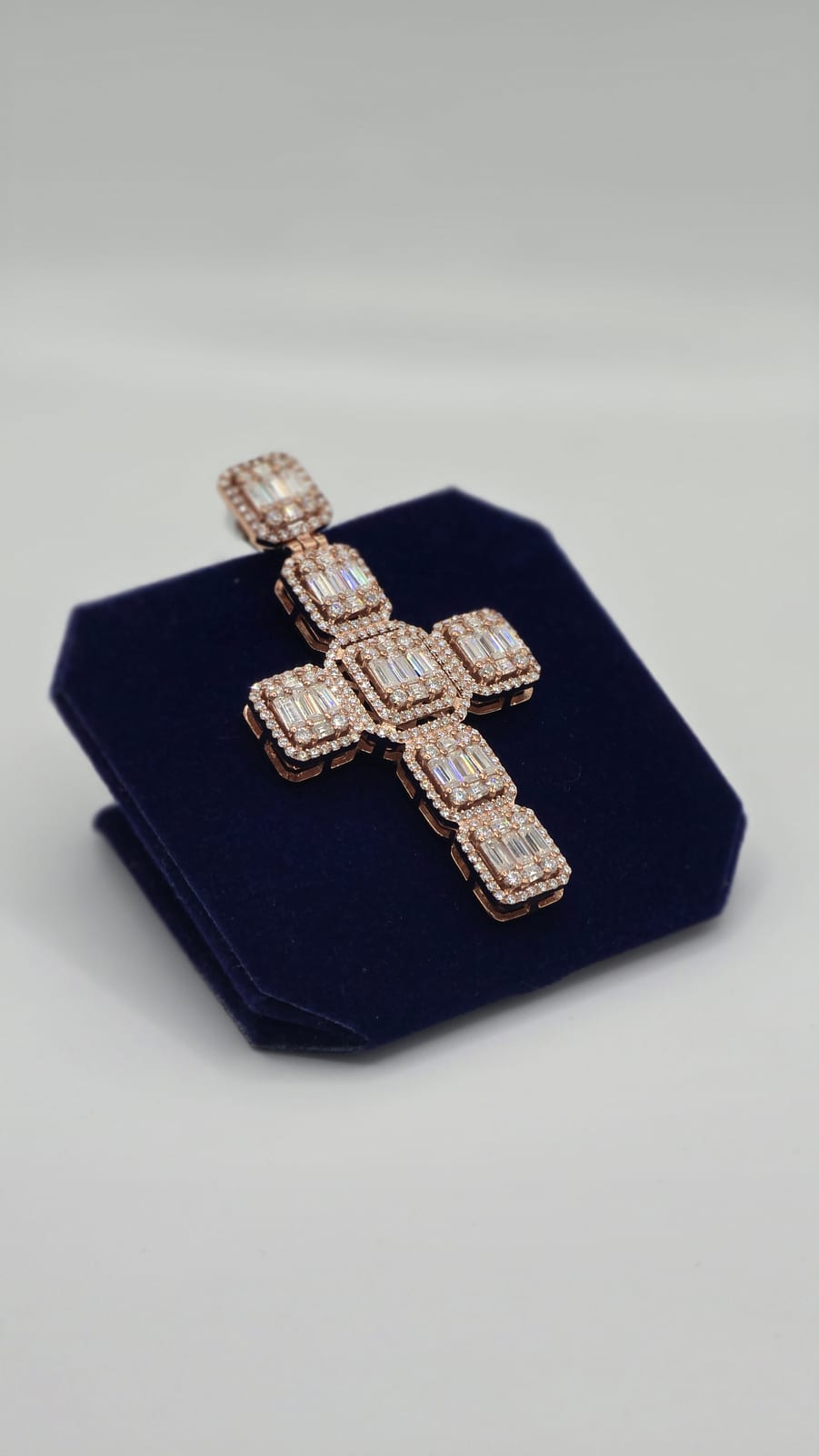 The Rosé Halo Cross - Image 4