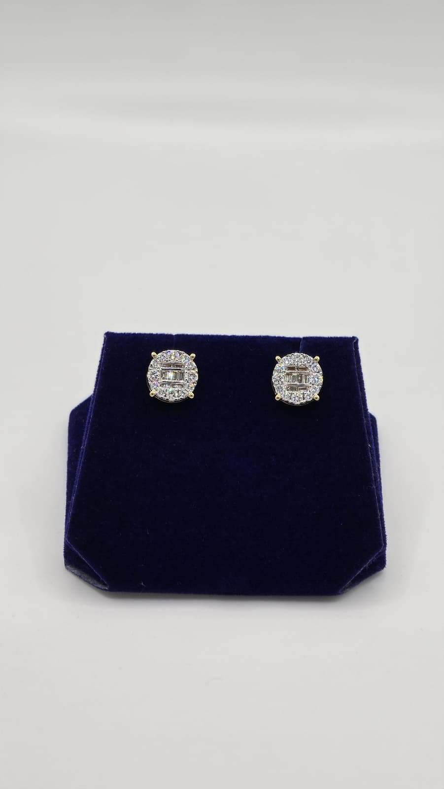 0.93 CTW Lab-Grown Diamond Round Baguette-Halo Studs (10K Yellow Gold) - Image 3