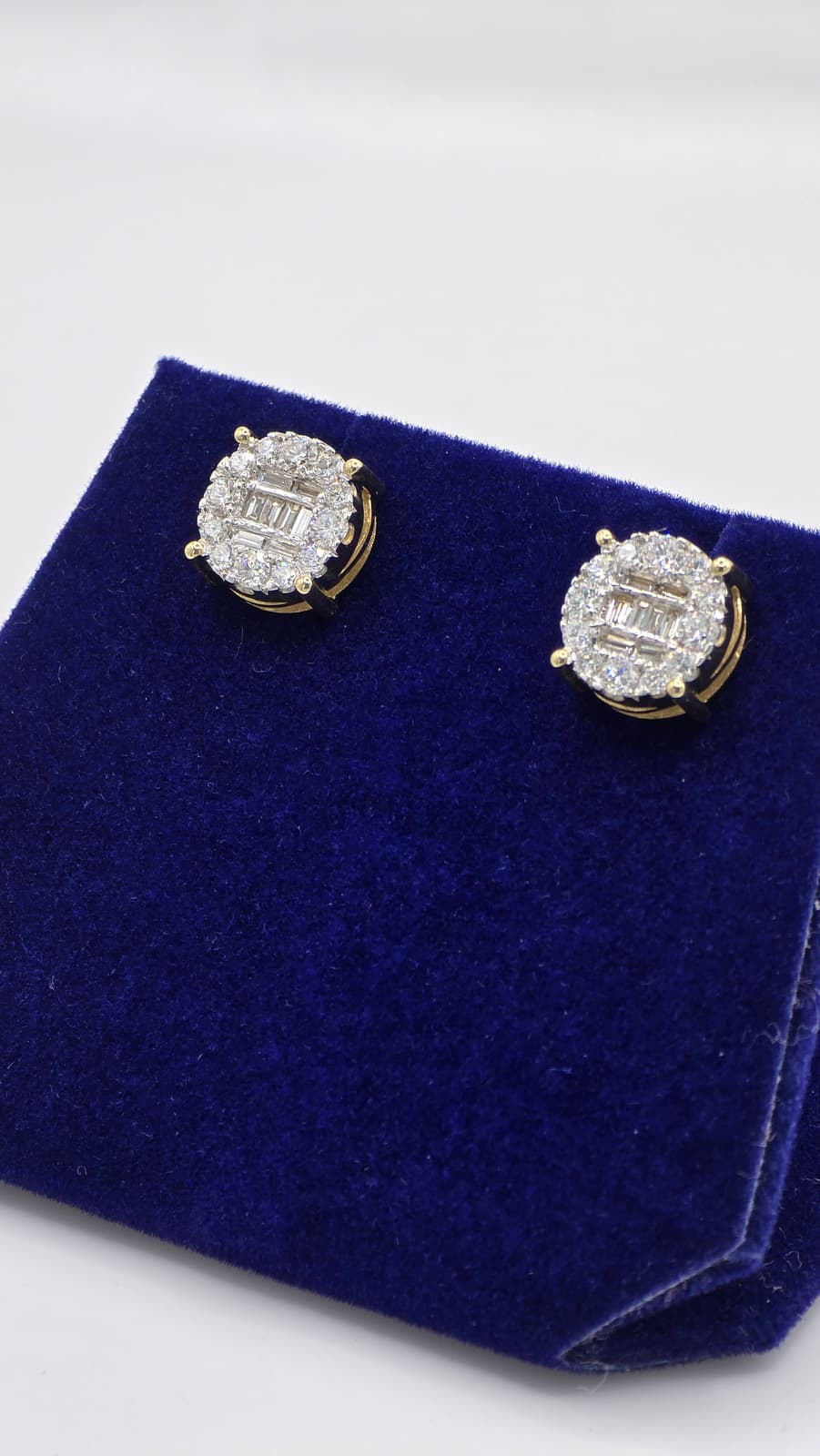 0.93 CTW Lab-Grown Diamond Round Baguette-Halo Studs (10K Yellow Gold) - Image 4