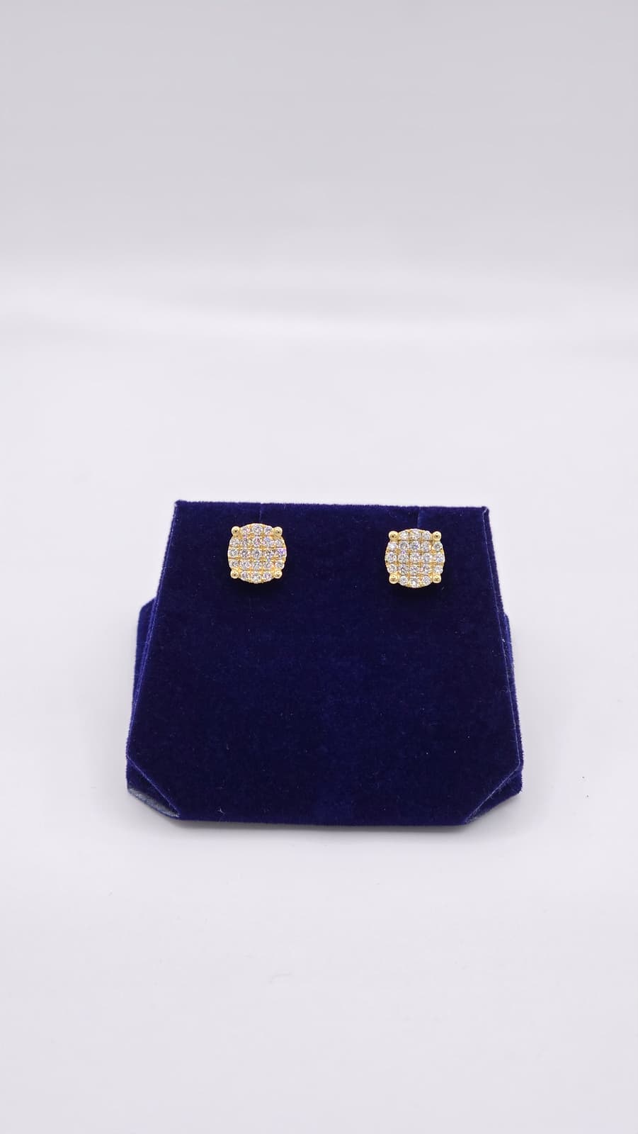 1 CTW Lab-Grown Diamond Round Cluster Studs (10K Yellow Gold) - Image 4