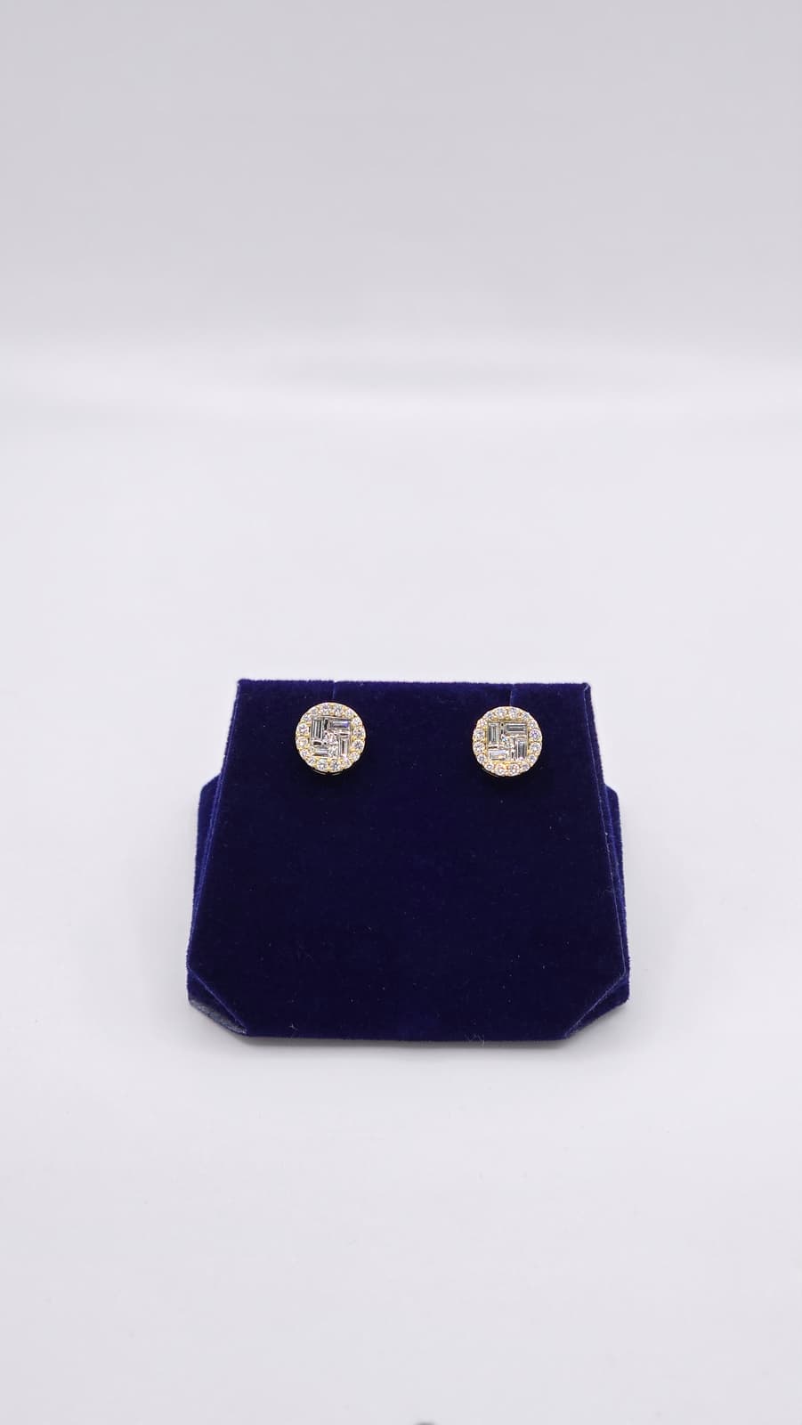 1 CTW Lab-Grown Diamond Round Baguette-Pinwheel Studs (10K Yellow Gold) - Image 3