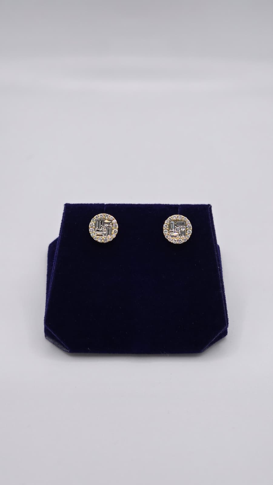 1 CTW Lab-Grown Diamond Round Baguette-Pinwheel Studs (10K Yellow Gold) - Image 4