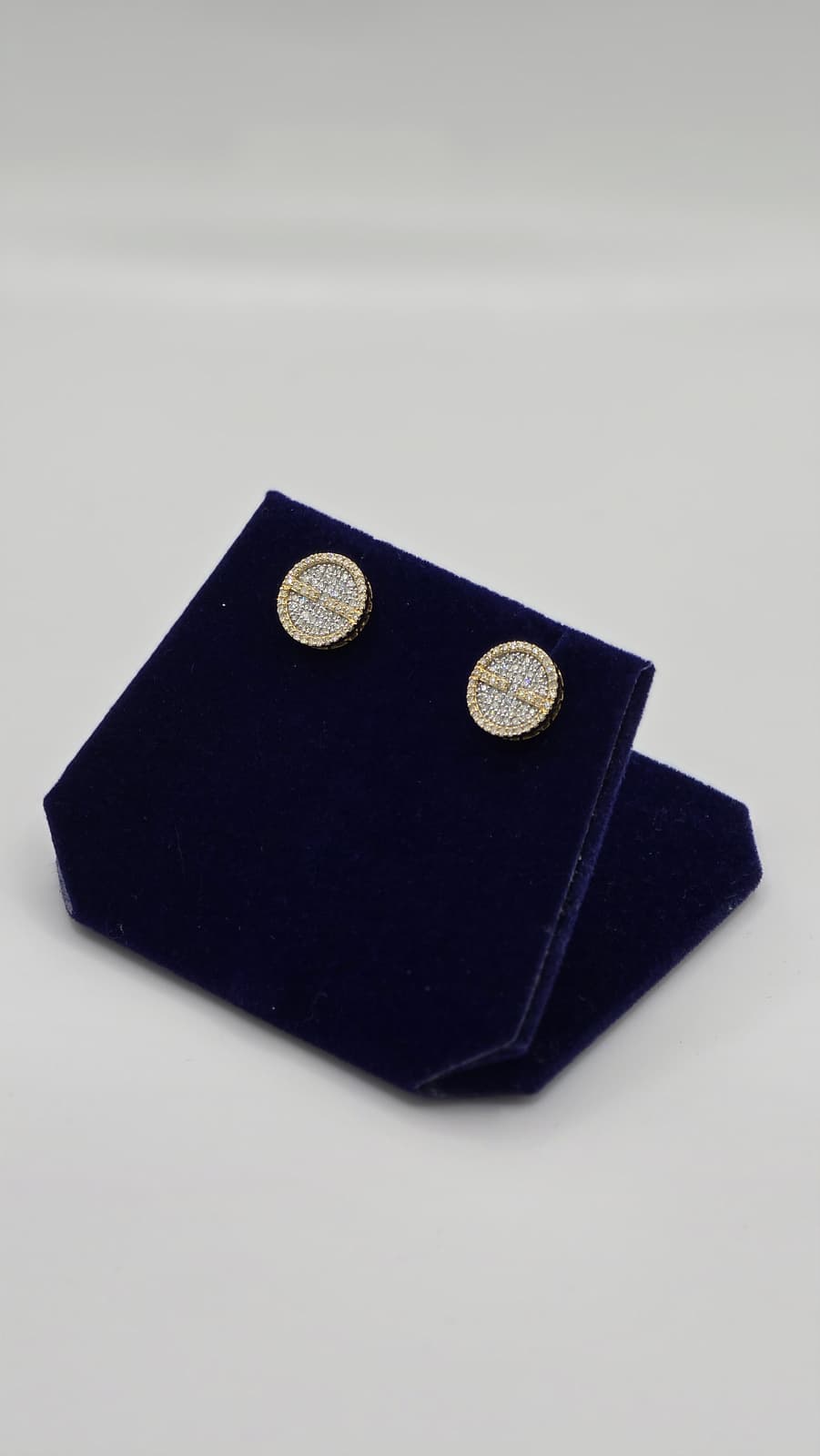 0.375 CTW Natural Diamond Round Baguette-Bar Studs (10K Yellow Gold) - Image 4
