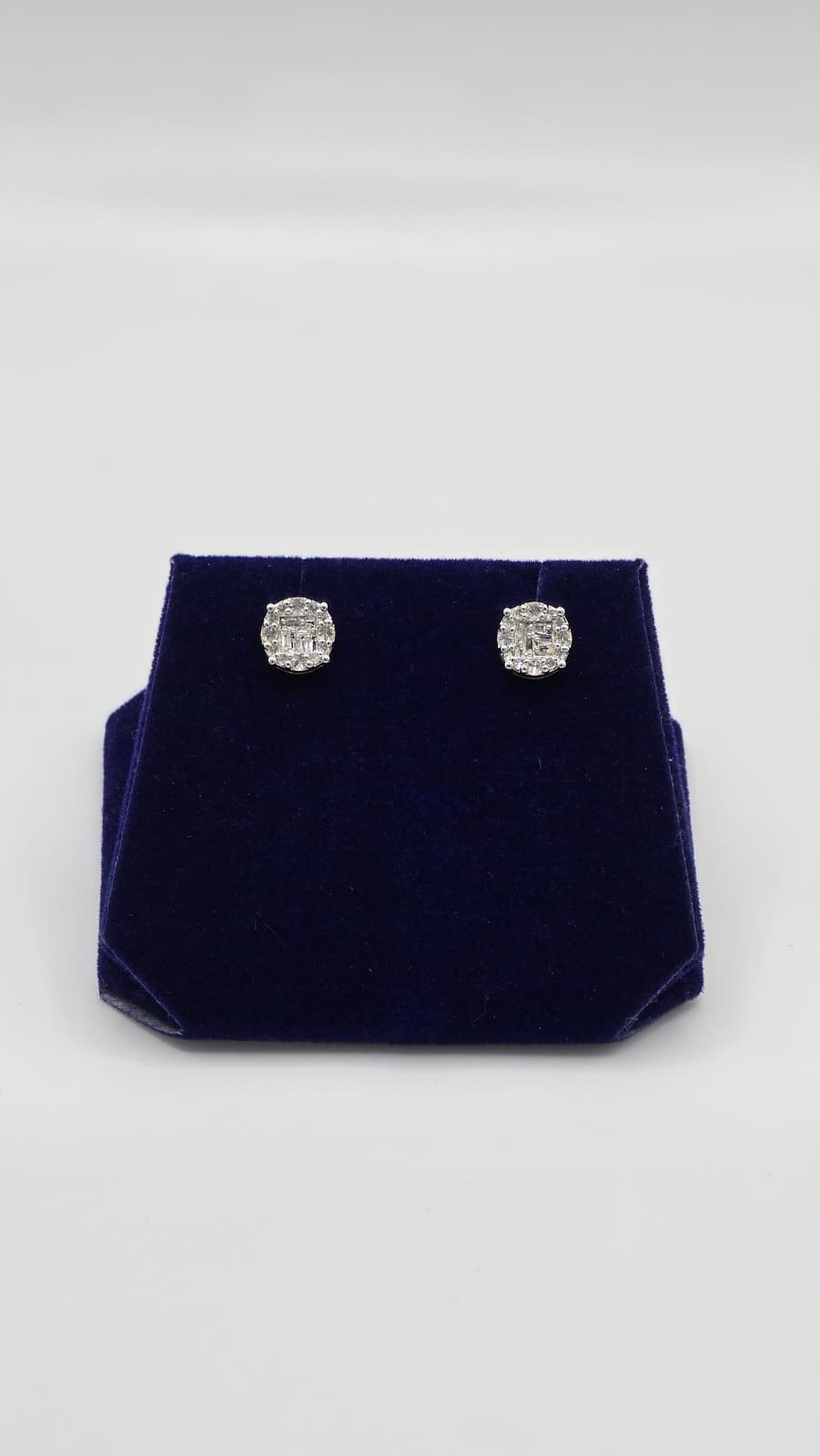 0.35 CTW Natural Diamond Round Baguette-Halo Studs (10K White Gold)
