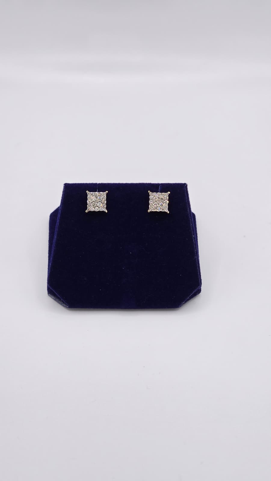 0.75 CTW Natural Diamond Round Cluster Studs (10K Yellow Gold) - Image 2