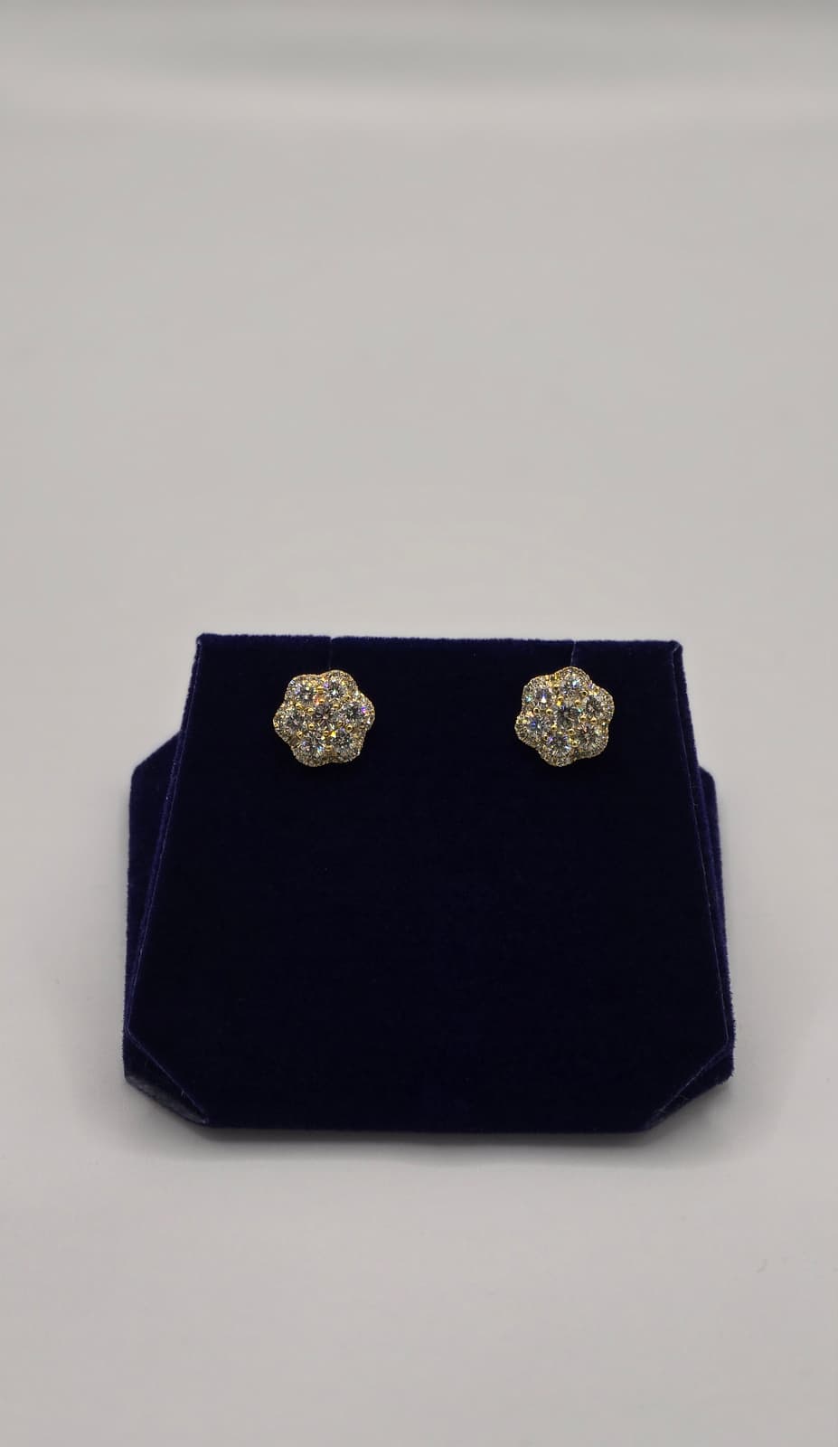 1 CTW Natural Diamond Flower-Cluster Studs (10K Yellow Gold) - Image 3