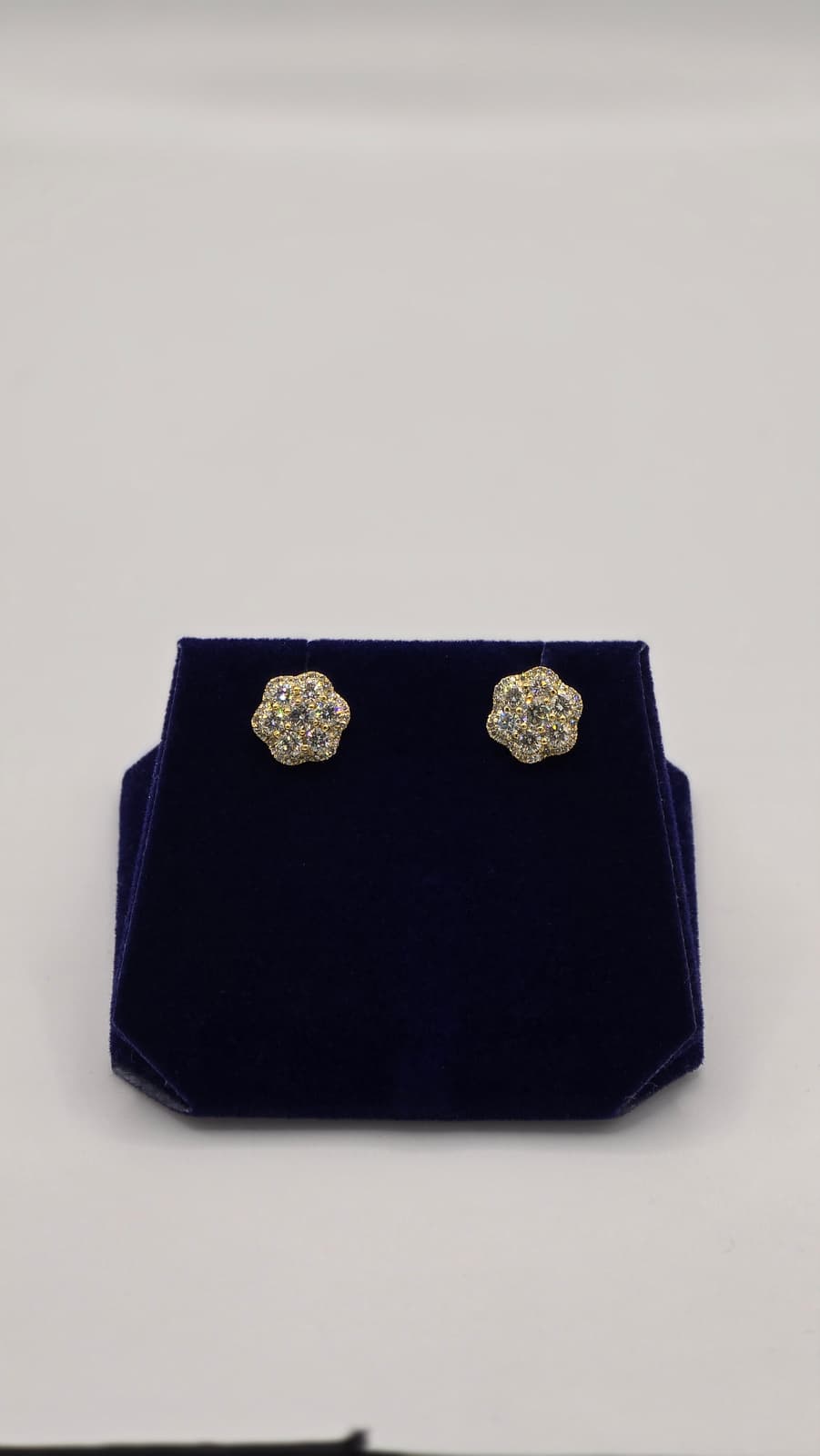 1 CTW Natural Diamond Flower-Cluster Studs (10K Yellow Gold) - Image 4