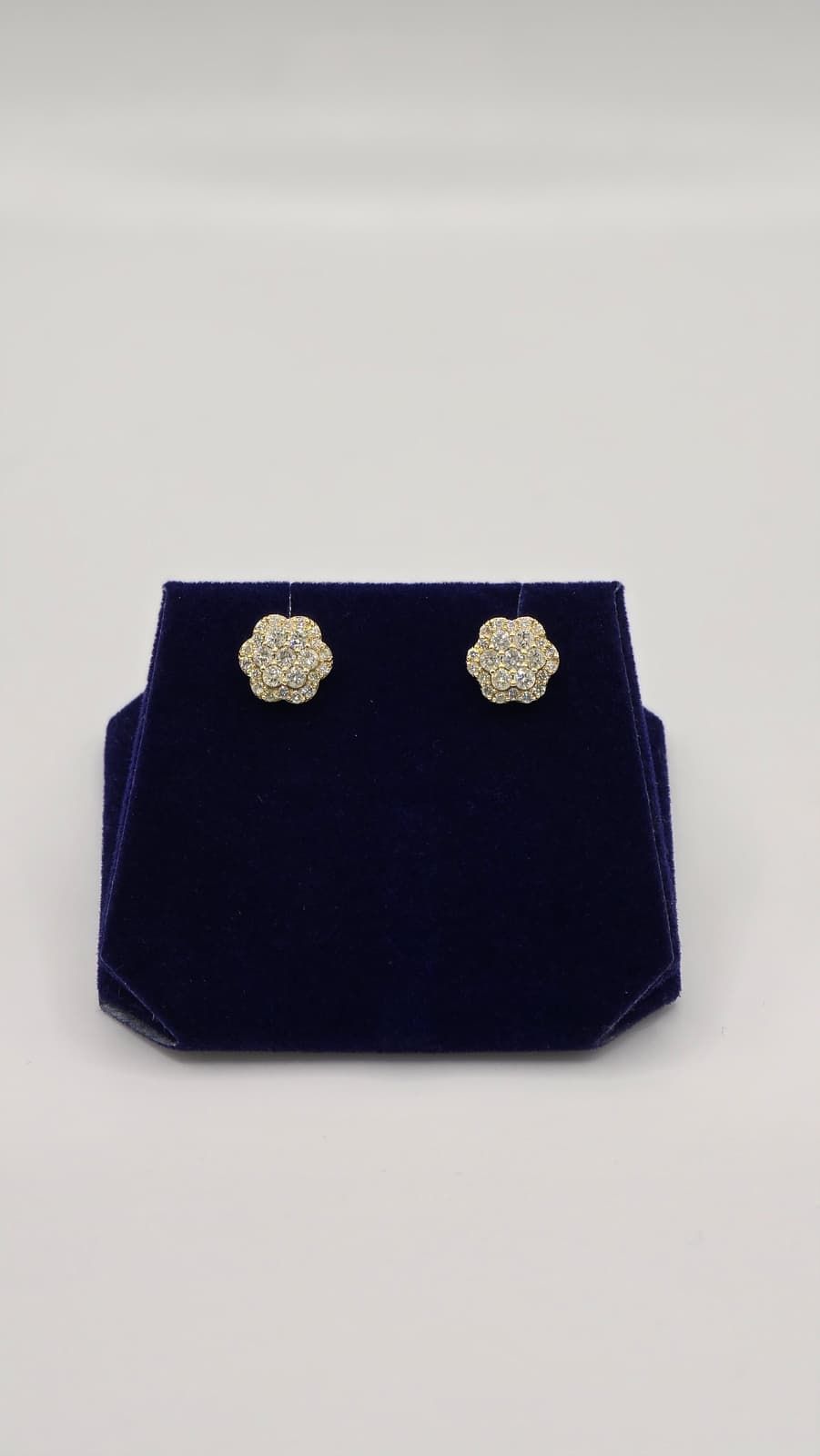1.25 CTW Natural Diamond Flower-Cluster Studs (10K Yellow Gold) - Image 4