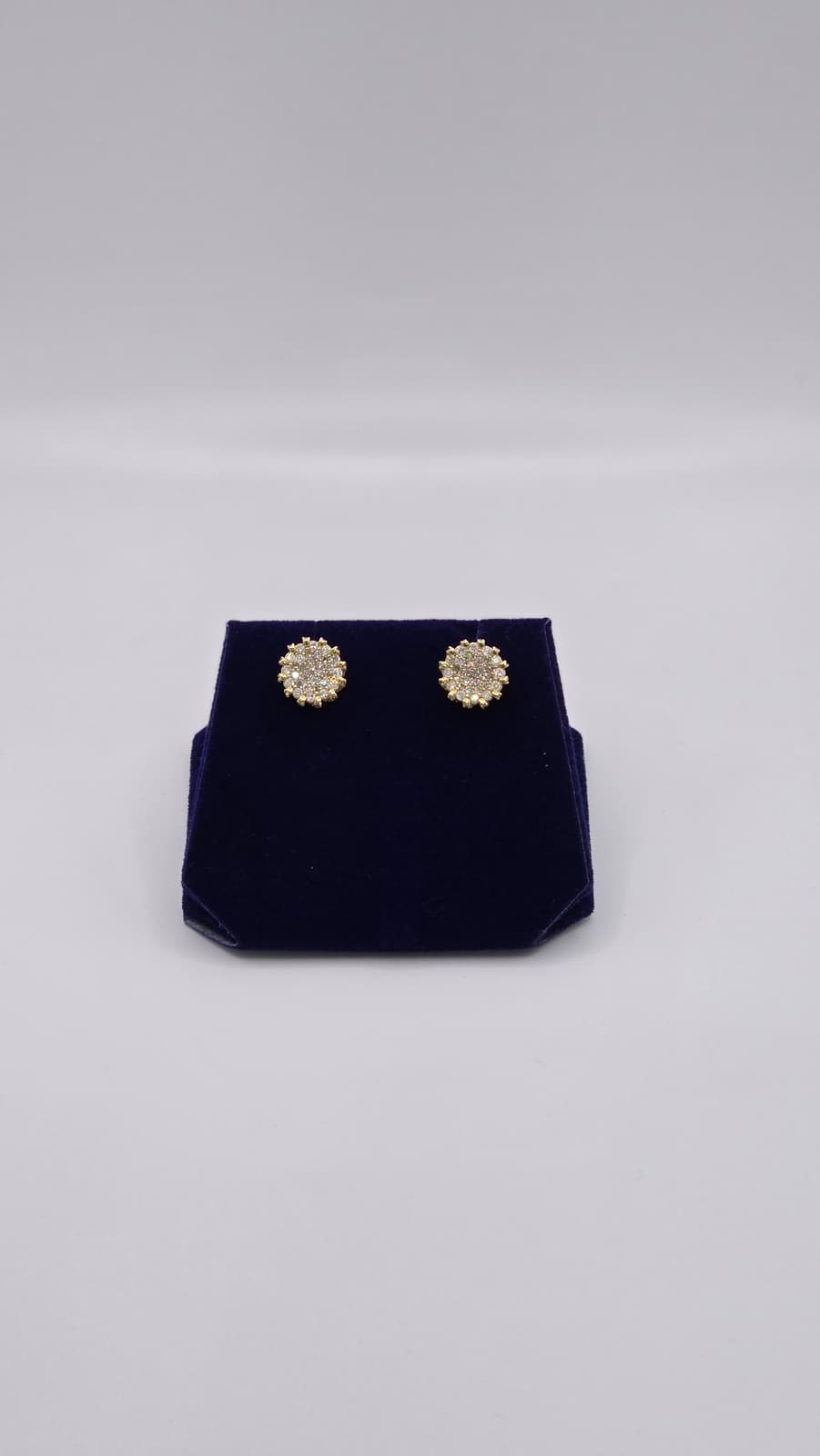 1.5 CTW Natural Diamond Flower-Cluster Studs (10K Yellow Gold) - Image 4