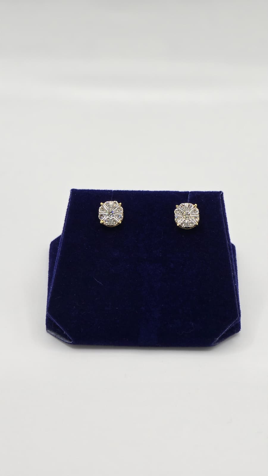 0.87 CTW Natural Diamond Round Starburst Studs (10K Yellow Gold)