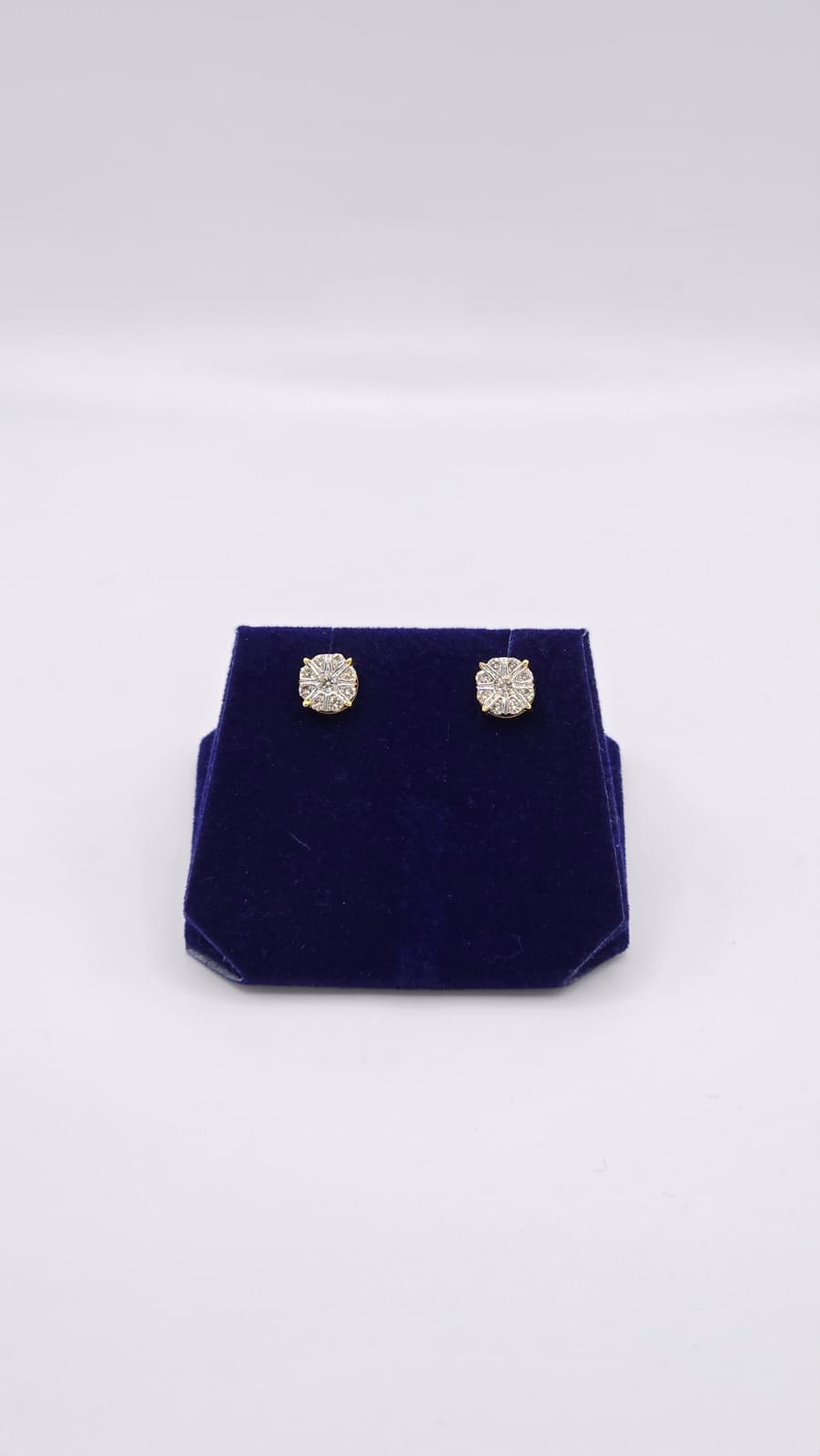 0.87 CTW Natural Diamond Round Starburst Studs (10K Yellow Gold) - Image 3