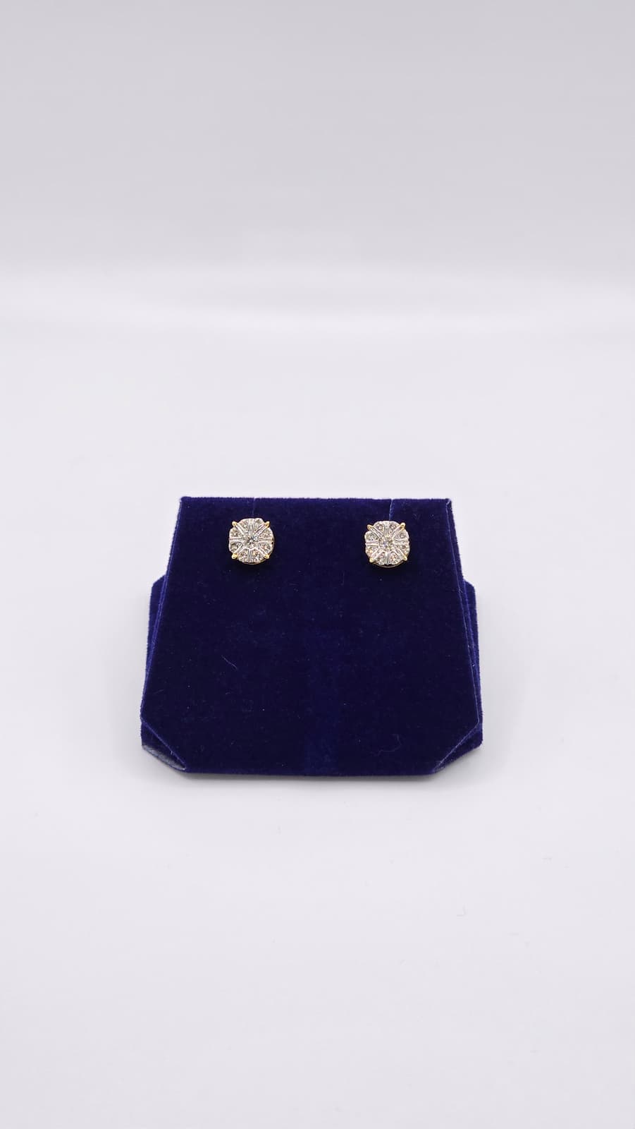 0.87 CTW Natural Diamond Round Starburst Studs (10K Yellow Gold) - Image 4