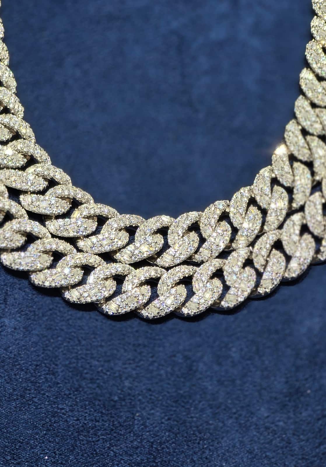 22-Inch White Heavy-Iced Cuban Chain (12mm) - Image 3