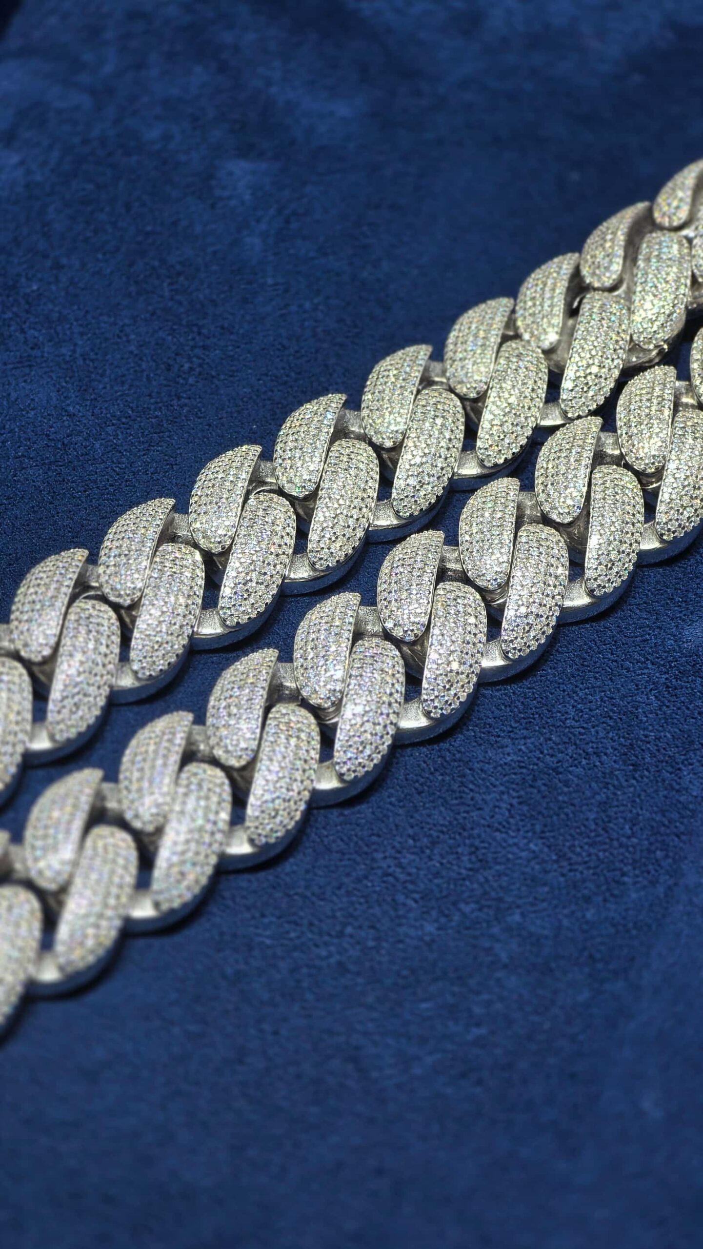24-Inch White Iced Cuban Chain (22mm) - Image 2