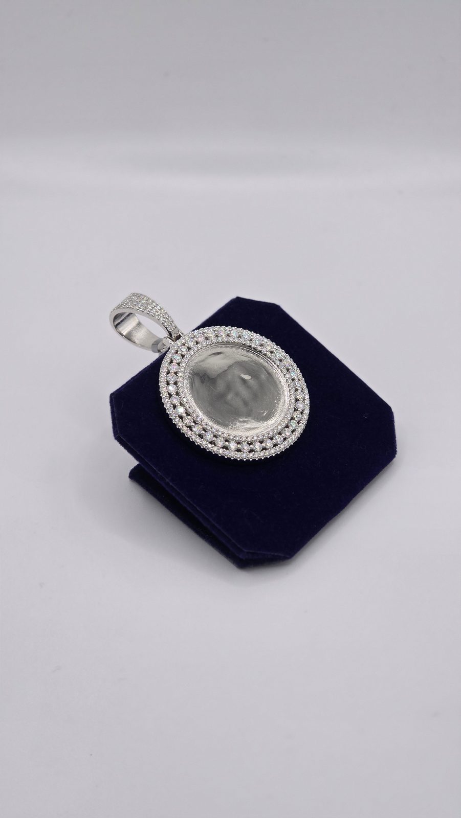 The Petite Photo Medallion